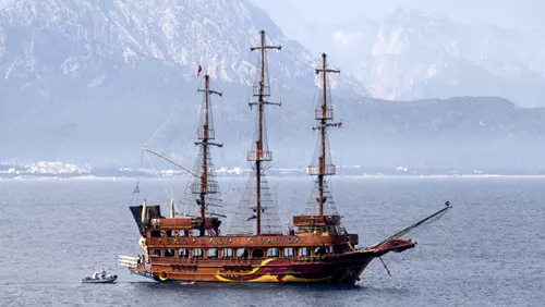 Пиратский корабль в Сиде
