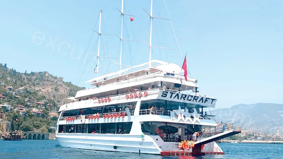 Boat Trip in Alanya from Side image 1