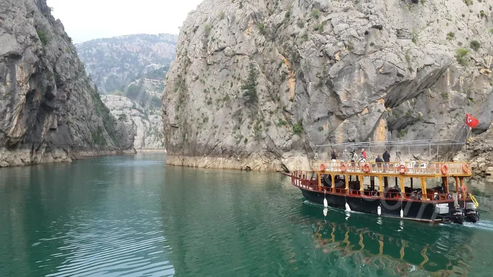 Side Green Canyon Boat Tour photo 1