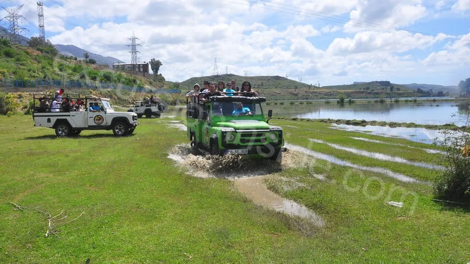 Side Jeep Safari image 0