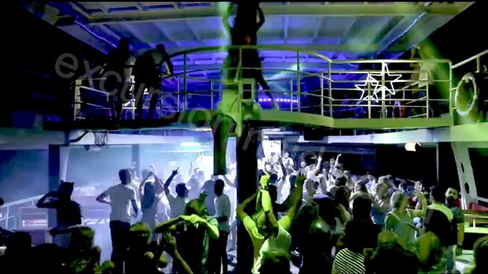 Night Party Boat in Side image 21