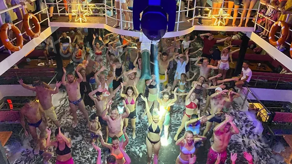 Night Party Boat in Side image 26