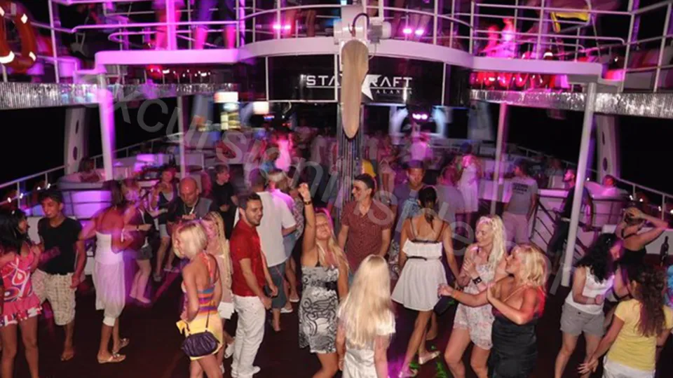 Night Party Boat in Side image 5