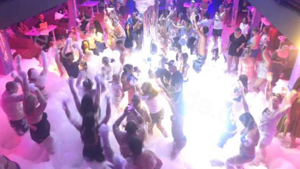 Night Party Boat in Side image 7