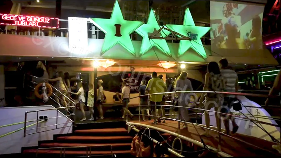 Night Party Boat in Side image 8