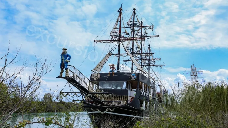 Side Pirate Boat Trip 2