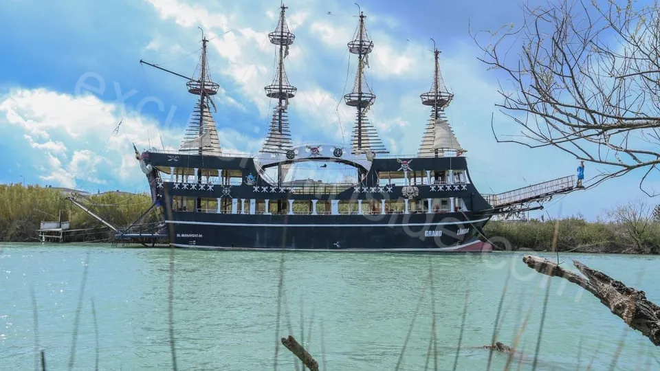 Side Pirate Boat Trip photo 4