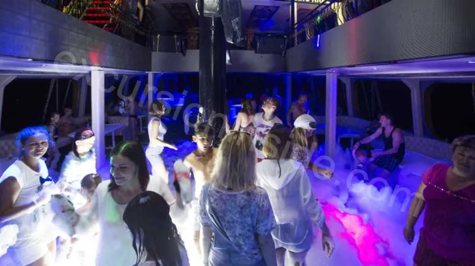 Night Party Boat in Side photo 9