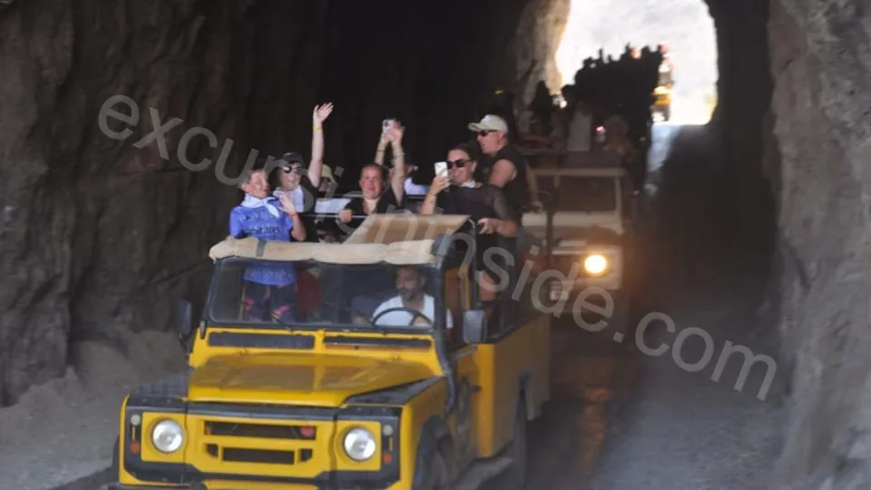 Side Jeep Safari photo 12