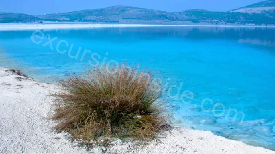 Salda Lake From Side image 10