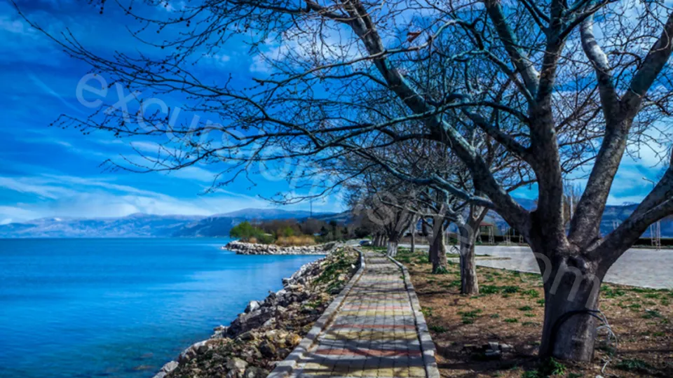 Salda Lake From Side image 15