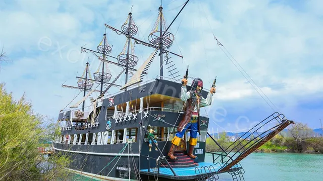 Side Pirate Boat Trip animation image