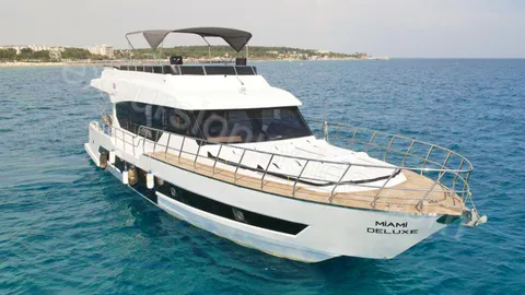 Miami Deluxe adlı kiralık yatın fotoğrafı